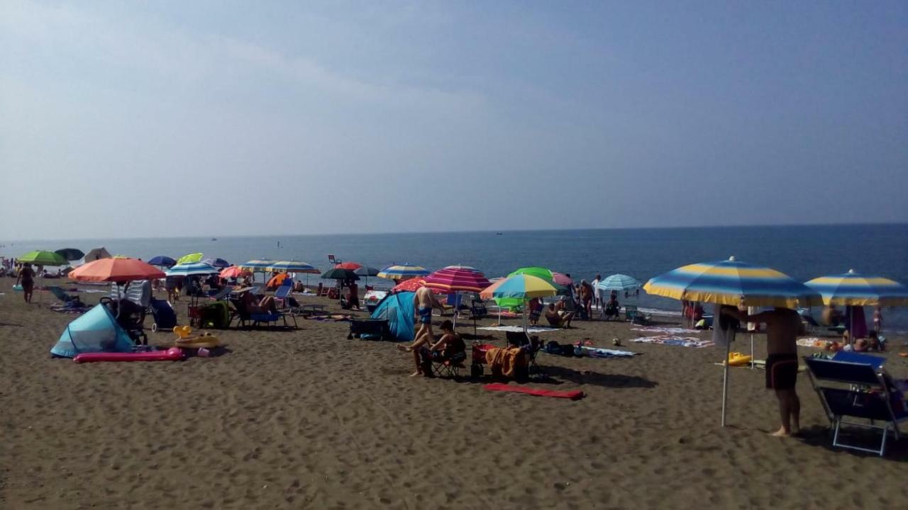 Le Esperidi Camping Ecoresort Marina Di Bibbona Exterior photo